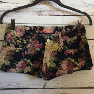 Pink Elegance floral short‎ shorts